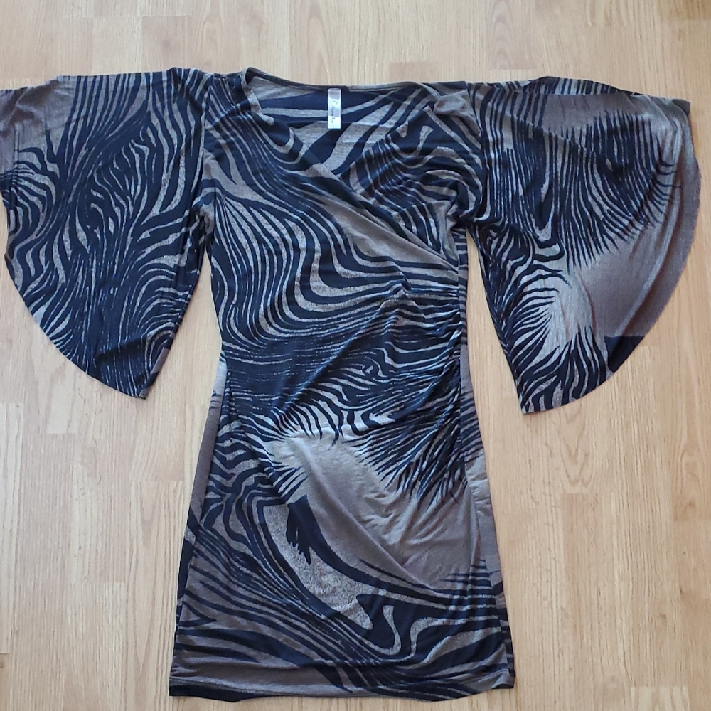 Mon Ami Butterfly Sleeves Dress Size M